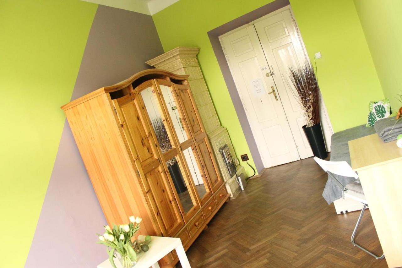 Hostel Centrum Sabot Краков Экстерьер фото