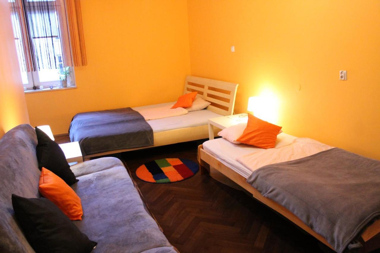 Hostel Centrum Sabot Краков Экстерьер фото