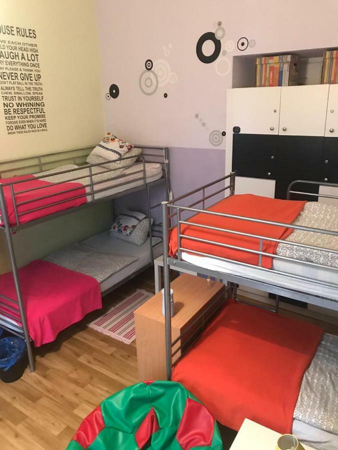 Hostel Centrum Sabot Краков Экстерьер фото
